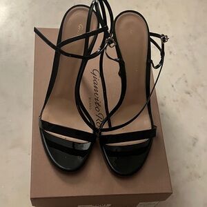 Gianvito Rossi Glossy Black Heels